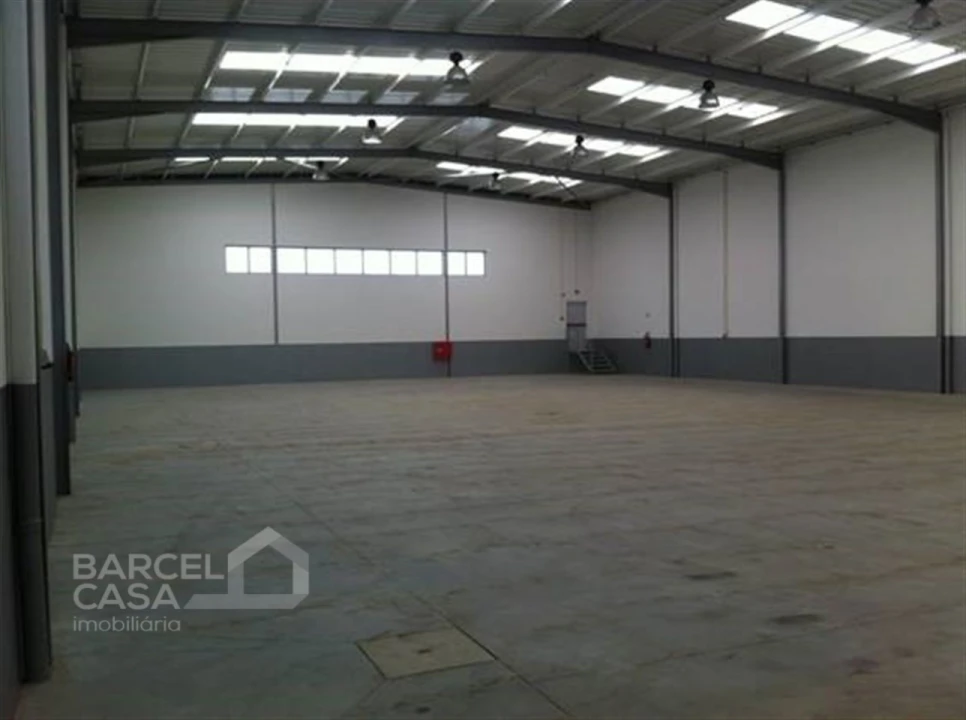 Armazém para Arrendamento em Varzea Foto 2