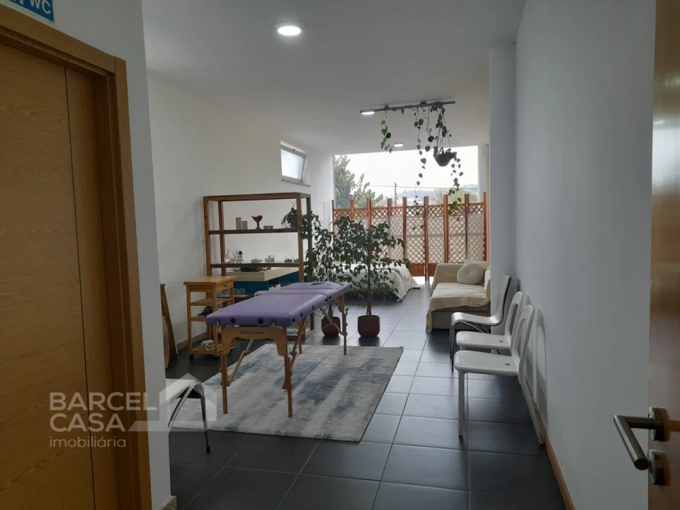 Loja para Arrendamento em Galegos (São Martinho) Foto 1