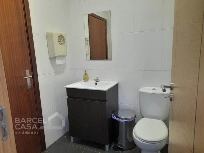 Loja para Arrendamento em Galegos (São Martinho) Foto 4