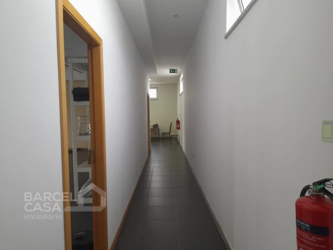 Loja para Arrendamento em Galegos (São Martinho) Foto 6