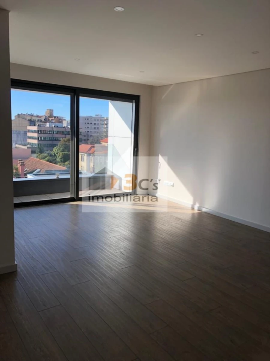 Apartamento T3 para Venda em Lordelo do Ouro e Massarelos Foto 5