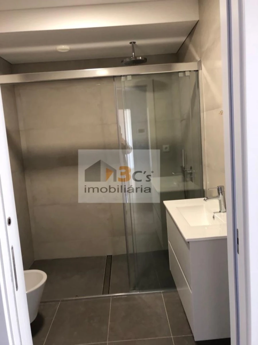 Apartamento T3 para Venda em Lordelo do Ouro e Massarelos Foto 7