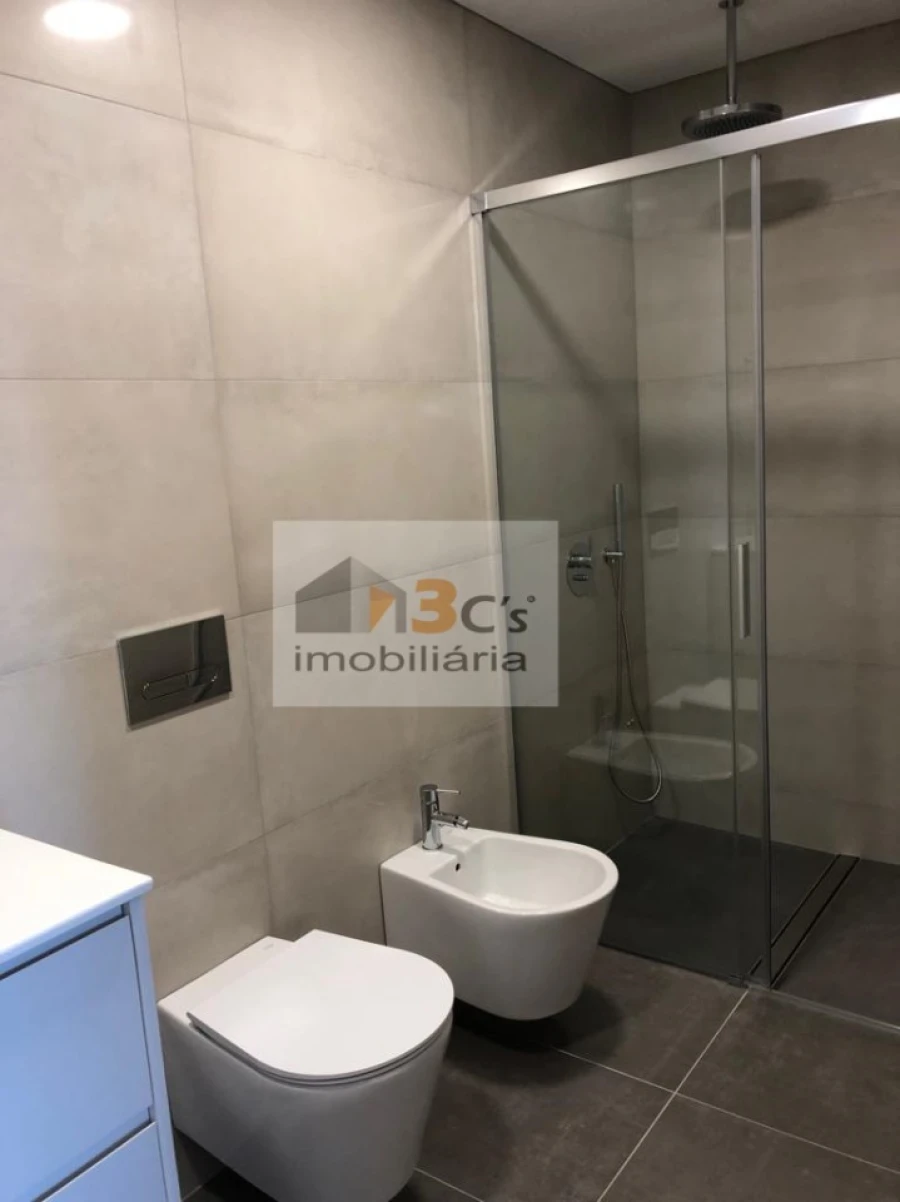 Apartamento T3 para Venda em Lordelo do Ouro e Massarelos Foto 11