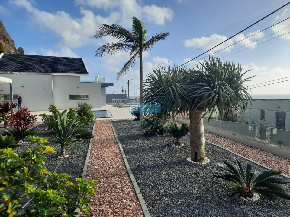 Moradia T4 para Venda em Paul do Mar Foto 5