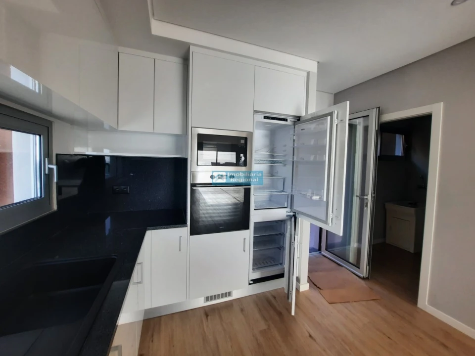 Moradia T4 para Venda em Paul do Mar Foto 17