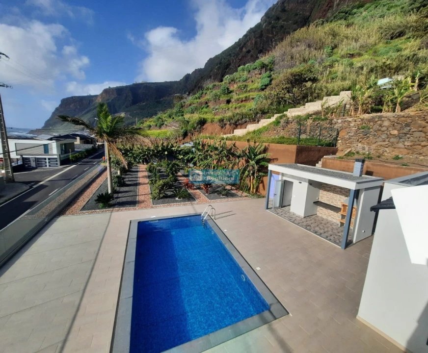 Moradia T4 para Venda em Paul do Mar Foto 29