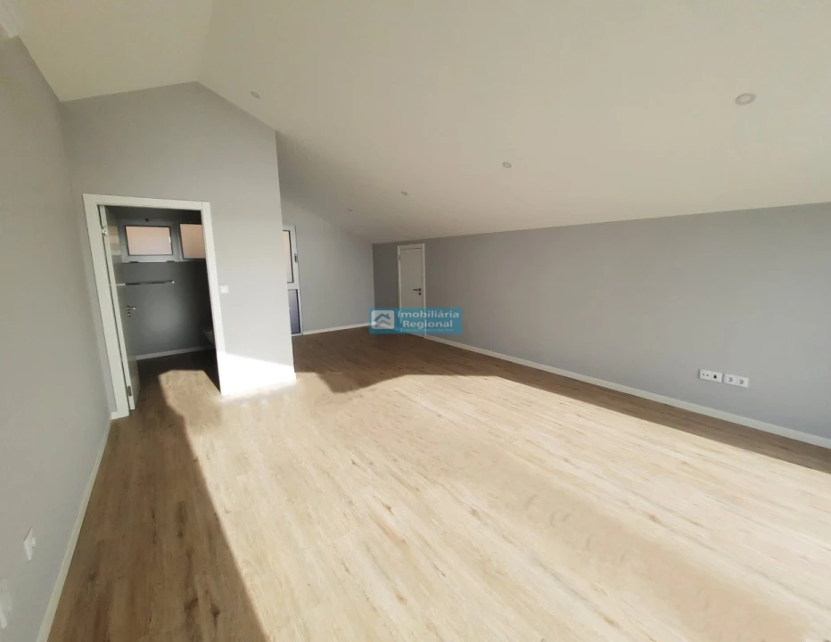 Moradia T4 para Venda em Paul do Mar Foto 25