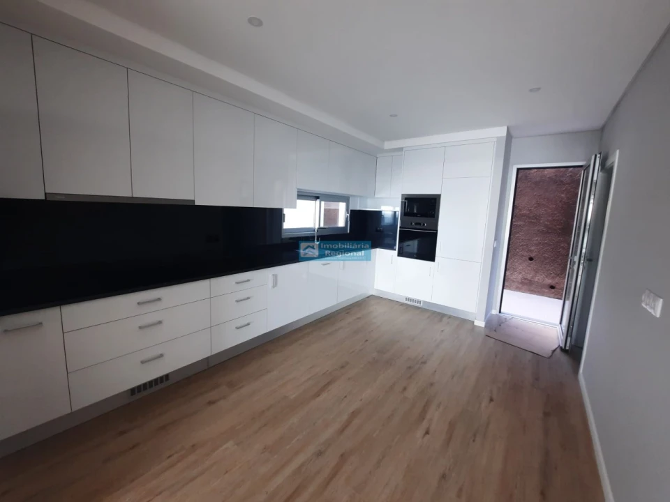 Moradia T4 para Venda em Paul do Mar Foto 16