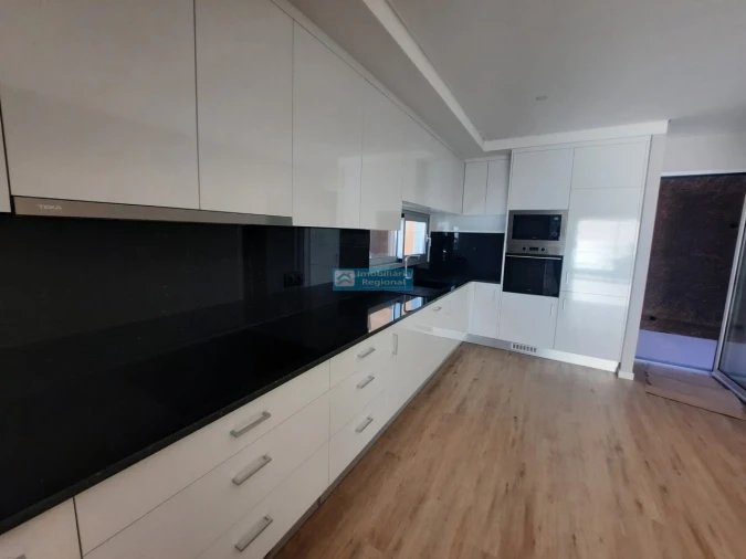 Moradia T4 para Venda em Paul do Mar Foto 13