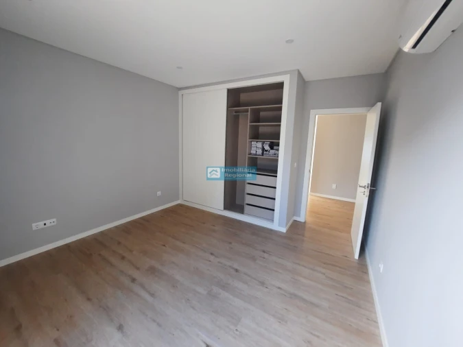 Moradia T4 para Venda em Paul do Mar Foto 27