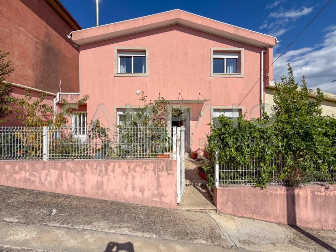 Moradia T3 para Venda em Fânzeres e São Pedro da Cova Foto 1