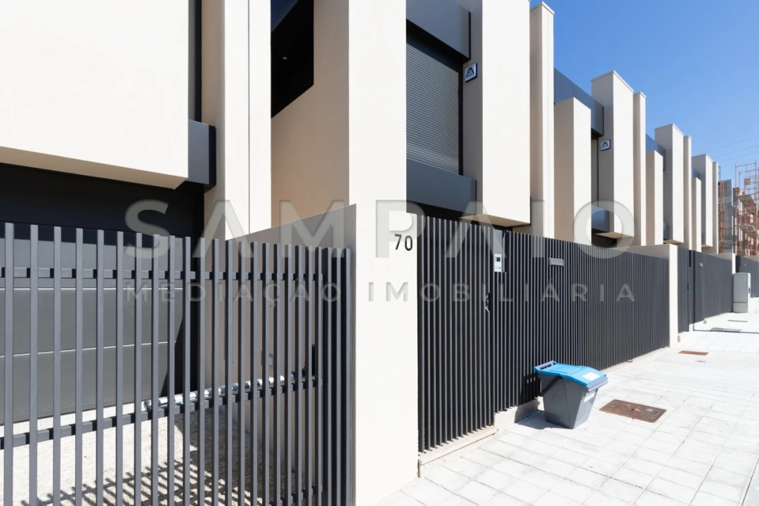 Moradia T3 para Venda em Fânzeres e São Pedro da Cova Foto 3