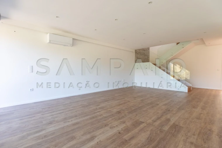 Moradia T3 para Venda em Fânzeres e São Pedro da Cova Foto 27