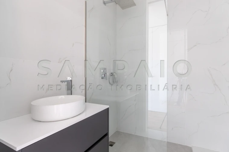 Moradia T3 para Venda em Fânzeres e São Pedro da Cova Foto 49