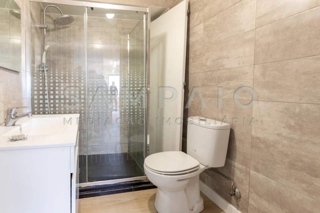 Apartamento T2 para Venda em Rio Tinto Foto 5