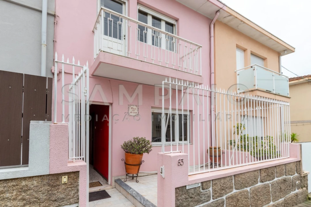 Moradia T3 para Venda em Rio Tinto Foto 1