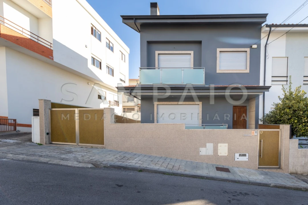 Moradia T4 para Venda em Gondomar (São Cosme), Valbom e Jovim Foto 42