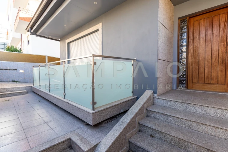 Moradia T4 para Venda em Gondomar (São Cosme), Valbom e Jovim Foto 40