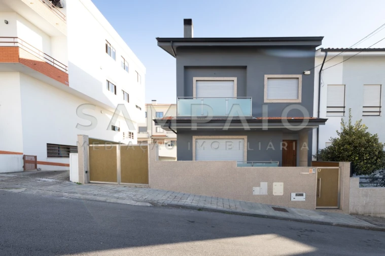 Moradia T4 para Venda em Gondomar (São Cosme), Valbom e Jovim Foto 43