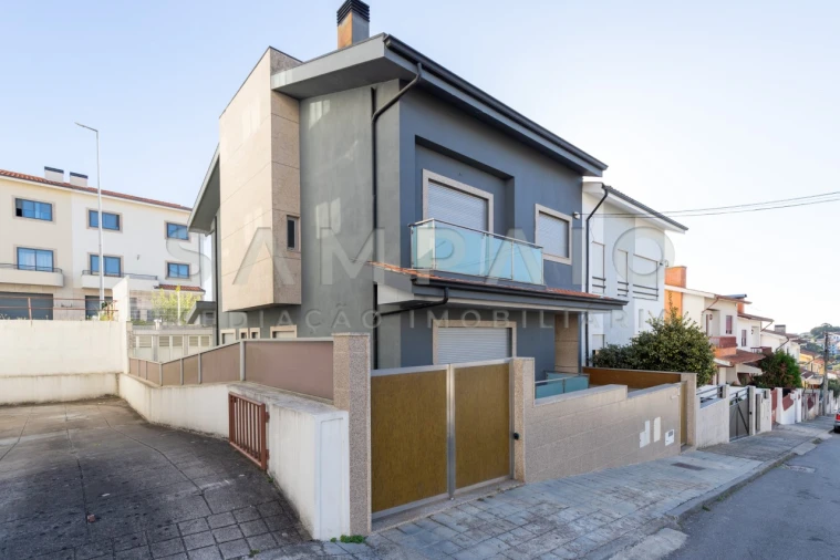 Moradia T4 para Venda em Gondomar (São Cosme), Valbom e Jovim Foto 44