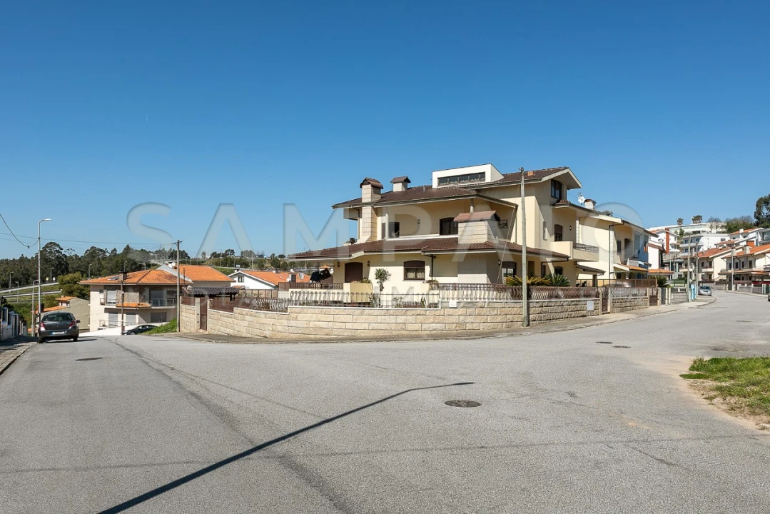 Moradia T6 para Venda em Gondomar (São Cosme), Valbom e Jovim Foto 76