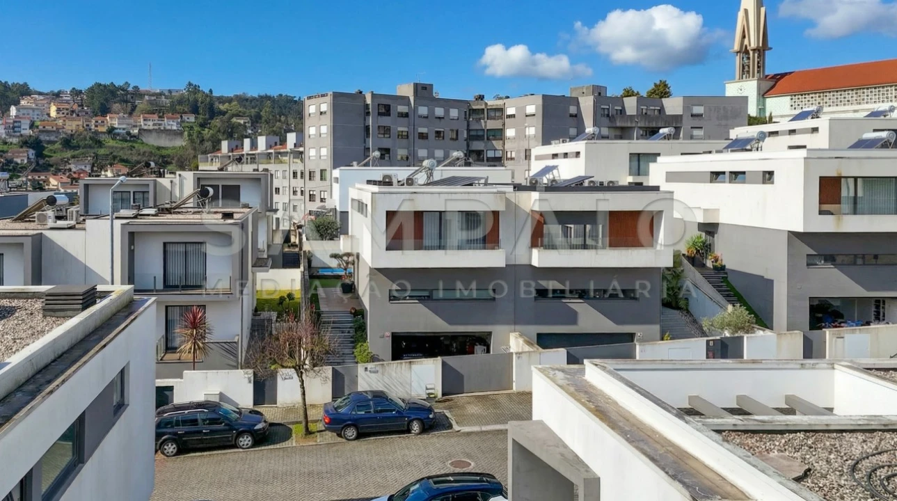 Moradia T3 para Venda em Fânzeres e São Pedro da Cova Foto 35