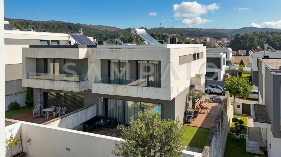 Moradia T3 para Venda em Fânzeres e São Pedro da Cova Foto 32