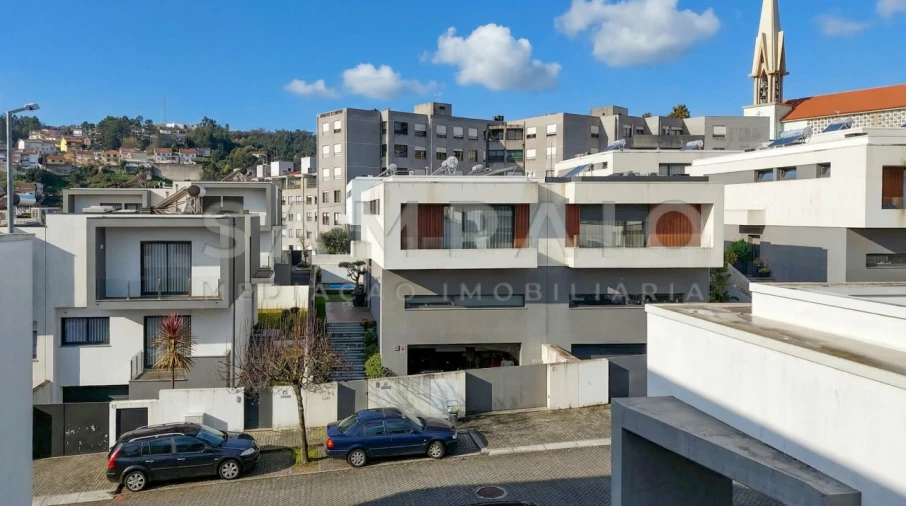 Moradia T3 para Venda em Fânzeres e São Pedro da Cova Foto 34