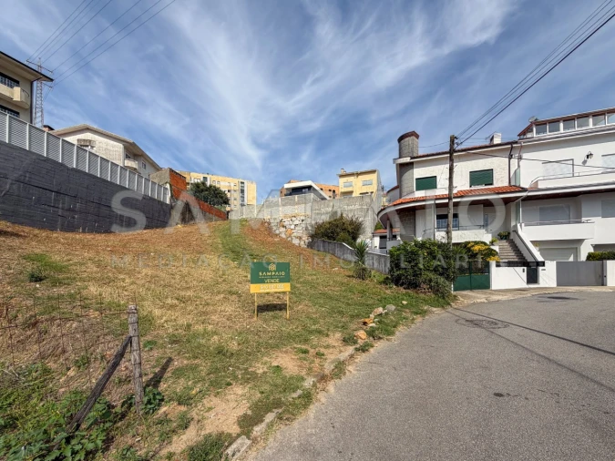 Terreno para Venda em Fânzeres e São Pedro da Cova Foto 4