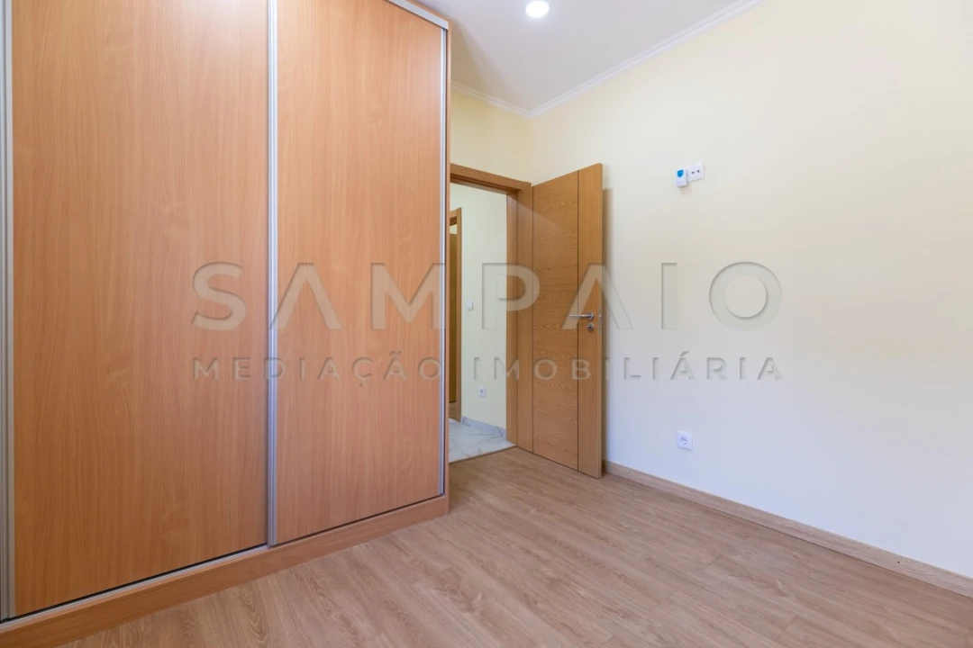 Moradia T4 para Venda em Campanhã Foto 4