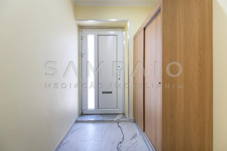 Moradia T4 para Venda em Campanhã Foto 3