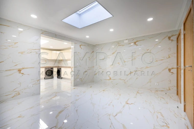 Moradia T4 para Venda em Campanhã Foto 26