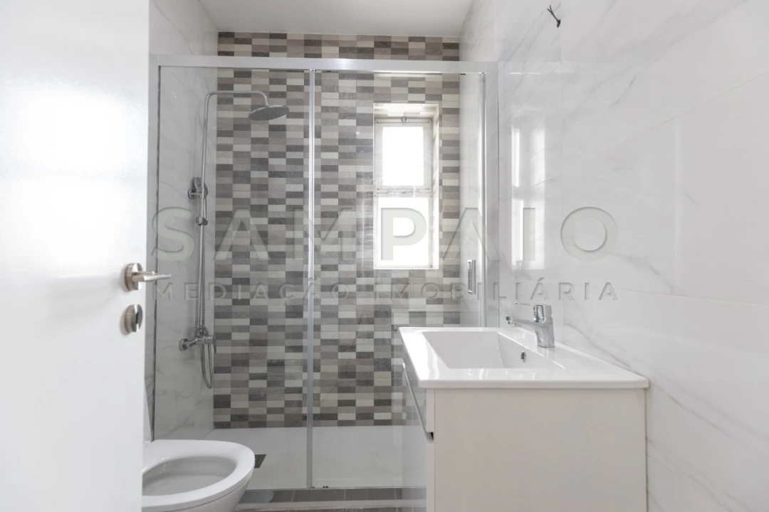 Apartamento T4 para Venda em Ramalde Foto 8