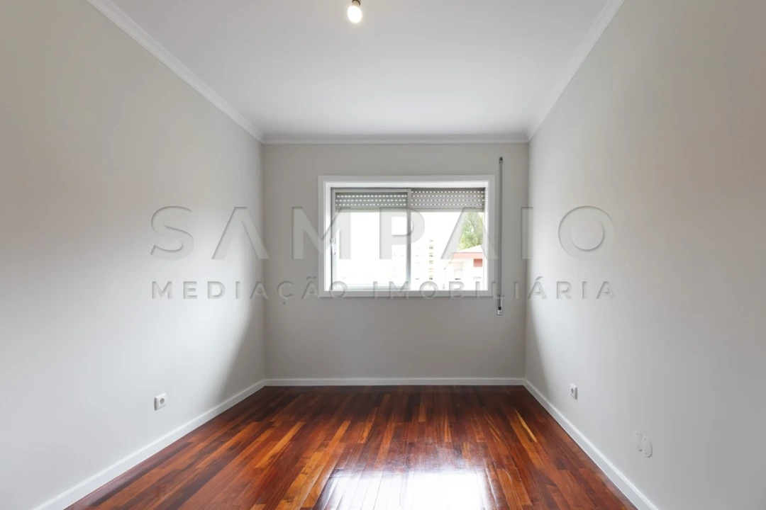 Apartamento T4 para Venda em Ramalde Foto 15