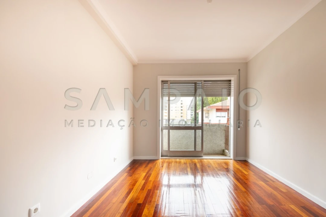 Apartamento T4 para Venda em Ramalde Foto 16