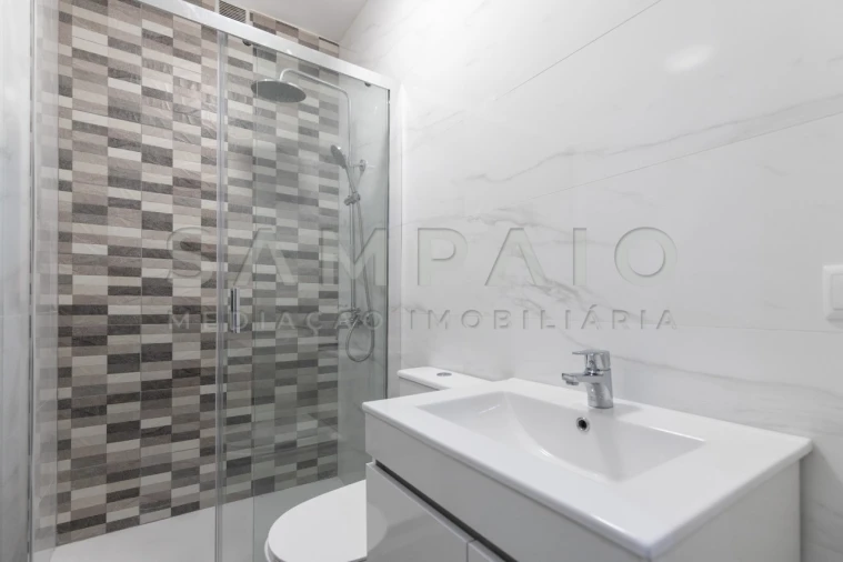 Apartamento T4 para Venda em Ramalde Foto 9