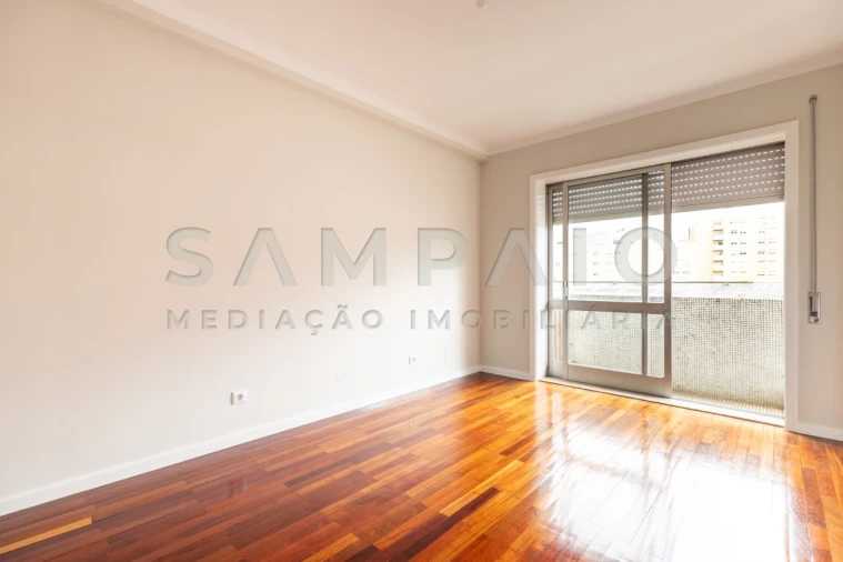 Apartamento T4 para Venda em Ramalde Foto 19