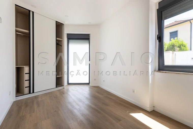 Moradia T2 para Venda em Mafamude e Vilar do Paraíso Foto 13