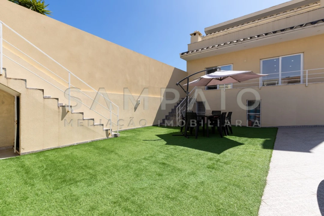 Moradia T4 para Venda em Perafita, Lavra e Santa Cruz do Bispo Foto 1