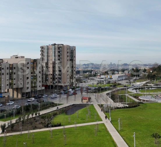 Prédio para Venda em Gondomar (São Cosme), Valbom e Jovim Foto 2
