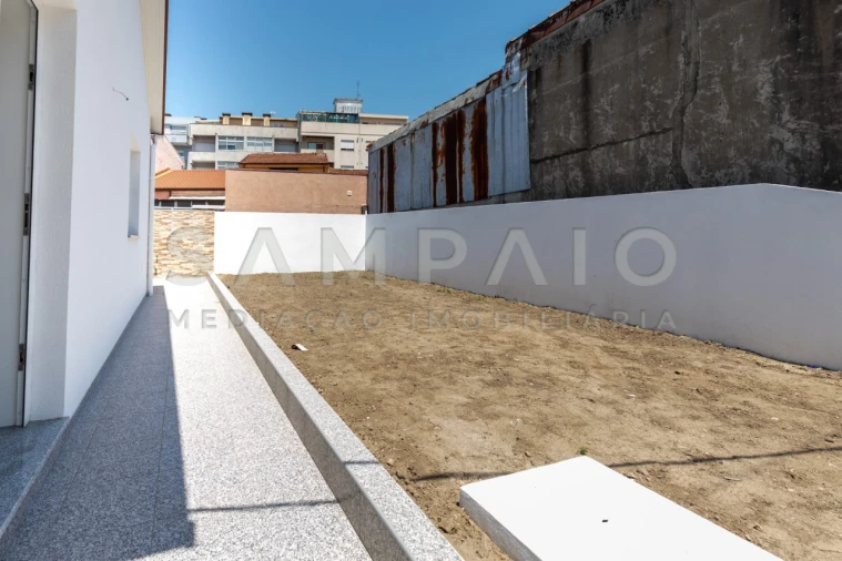 Moradia T1 para Venda em Rio Tinto Foto 2