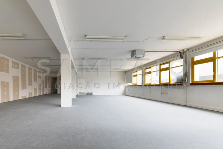 Escritório para Arrendamento em Ramalde Foto 4