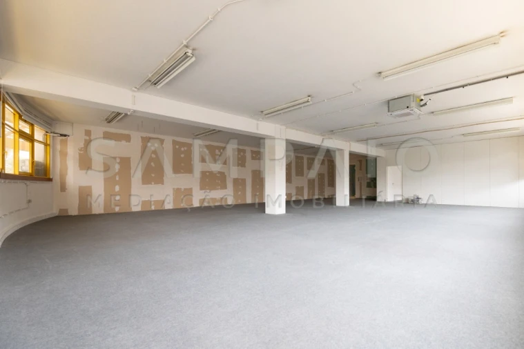 Escritório para Arrendamento em Ramalde Foto 5