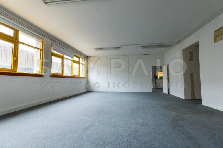Escritório para Arrendamento em Ramalde Foto 9