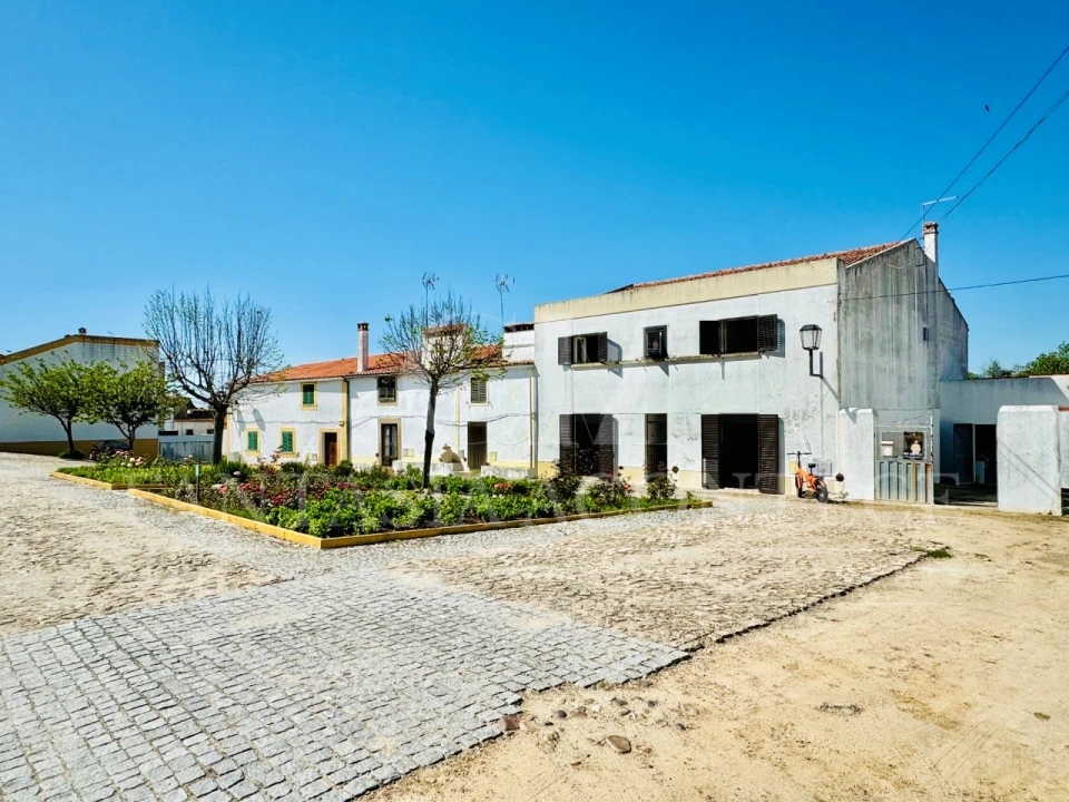 Moradia T8 para Venda em Crato e Mártires, Flor da Rosa e Vale do Peso Foto 9