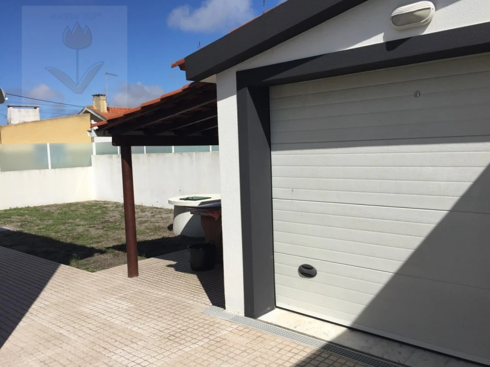 Moradia T4 para Venda em Silveira Foto 12