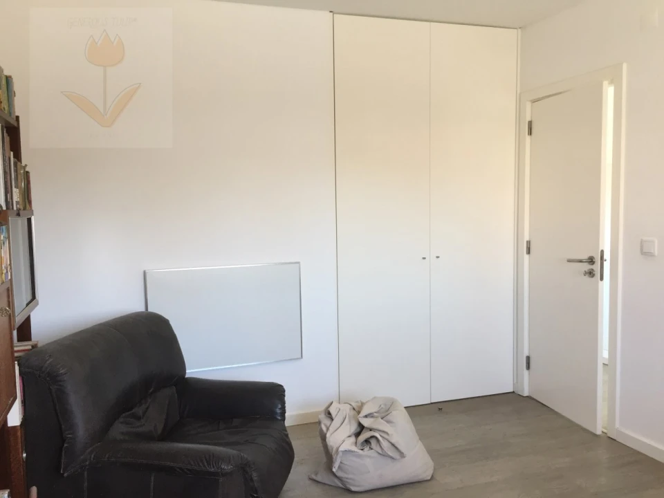 Moradia T4 para Venda em Silveira Foto 5