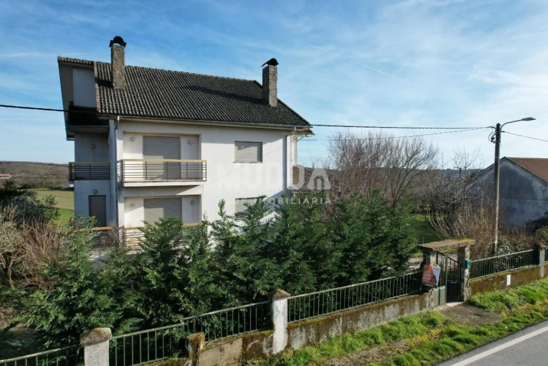 Moradia T6 para Venda em Salsas Foto 25