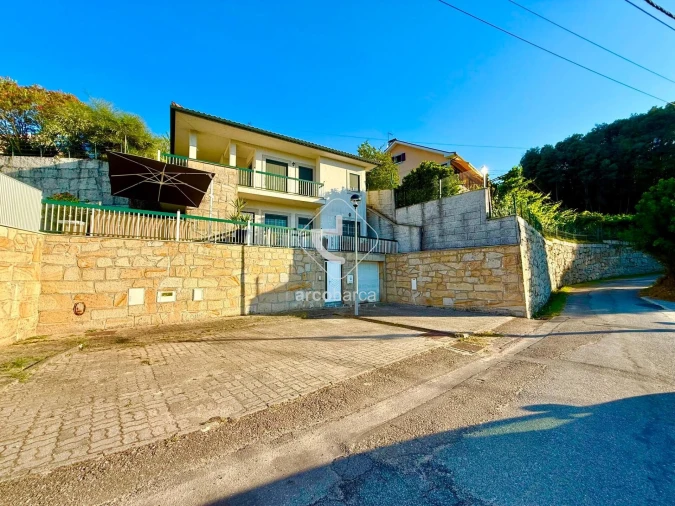 Moradia T4 para Venda em Arcos de Valdevez (São Paio) e Giela Foto 4