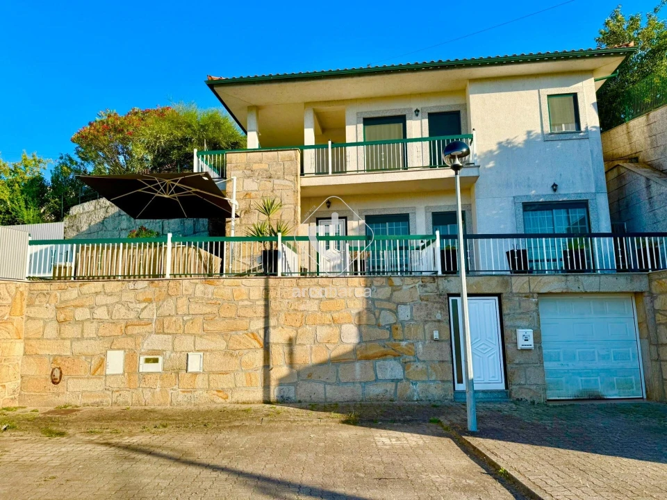 Moradia T4 para Venda em Arcos de Valdevez (São Paio) e Giela Foto 1